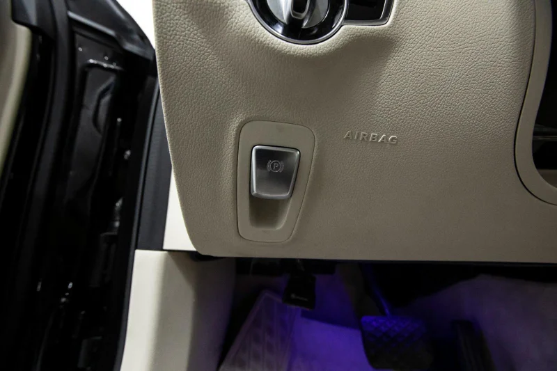 MERCEDES -BENZ E 220 d